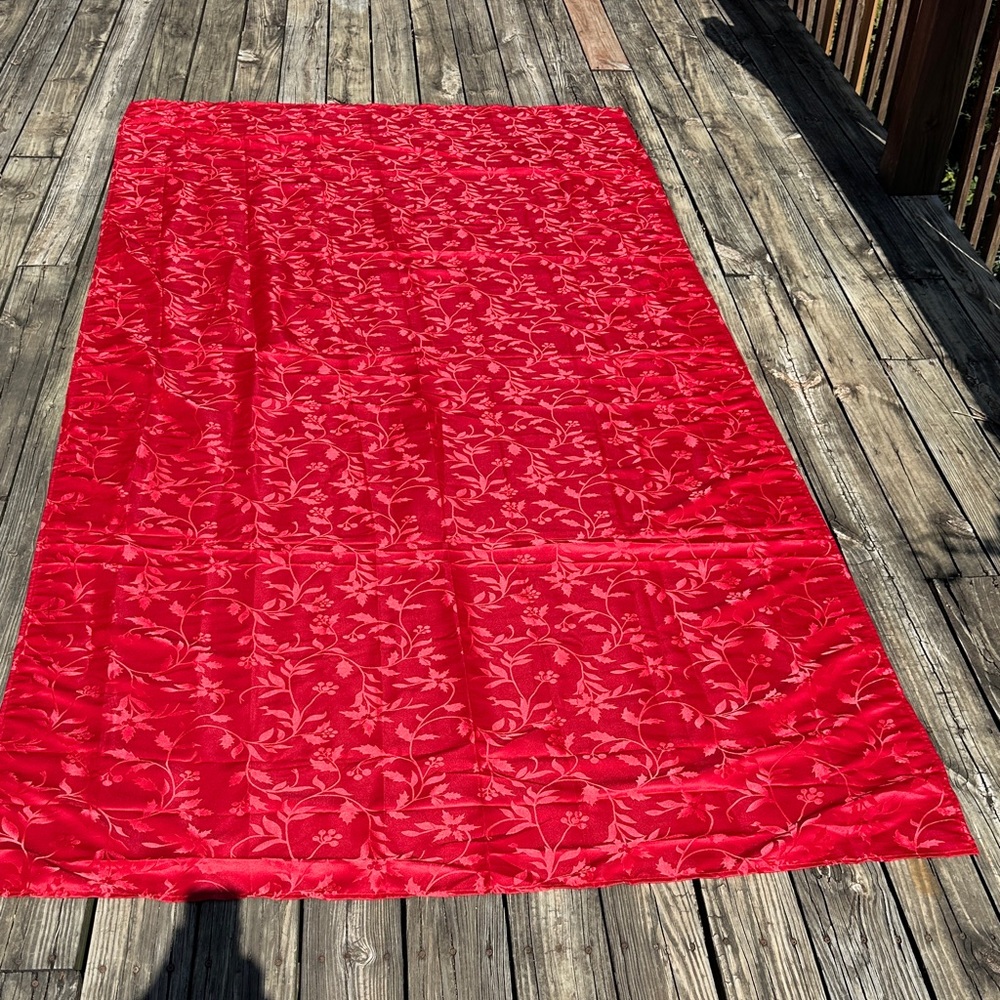 Red Rectangle Holiday Christmas tablecloth.  Excellent condition    HuGE!